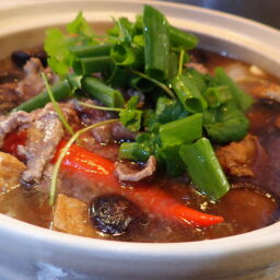 Braised mushrooms, fried toufo with beef